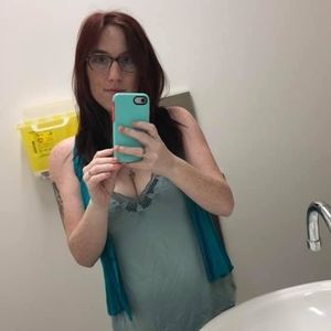 Meet your Posher, Emilia